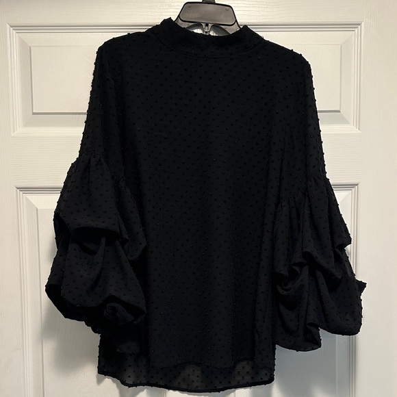 Wishlist Apparel Tops - Elegant Black Women's Blouse with Voluminous Sleeves